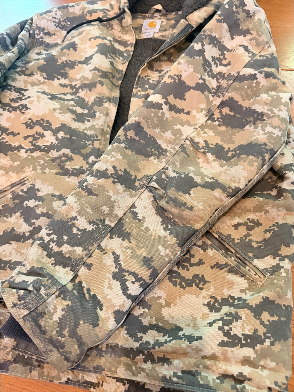 Carhartt Men's digital Camo Hooded Work Jacket in Olive/Tan - Picture 6 of 10